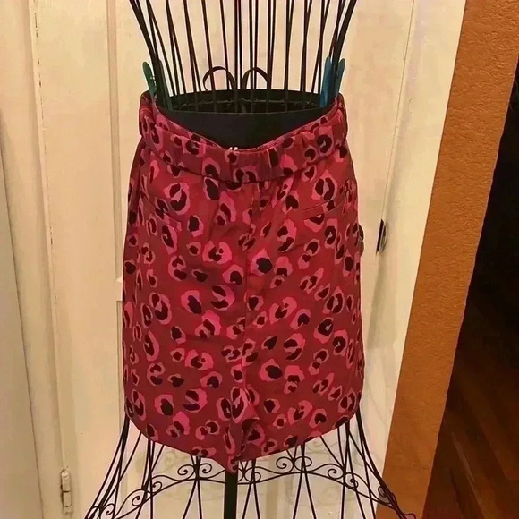 Halogen Womens Dress Shorts Red Pink Animal Print Leopard Pockets Pull On-Sz M - Picture 5 of 7
